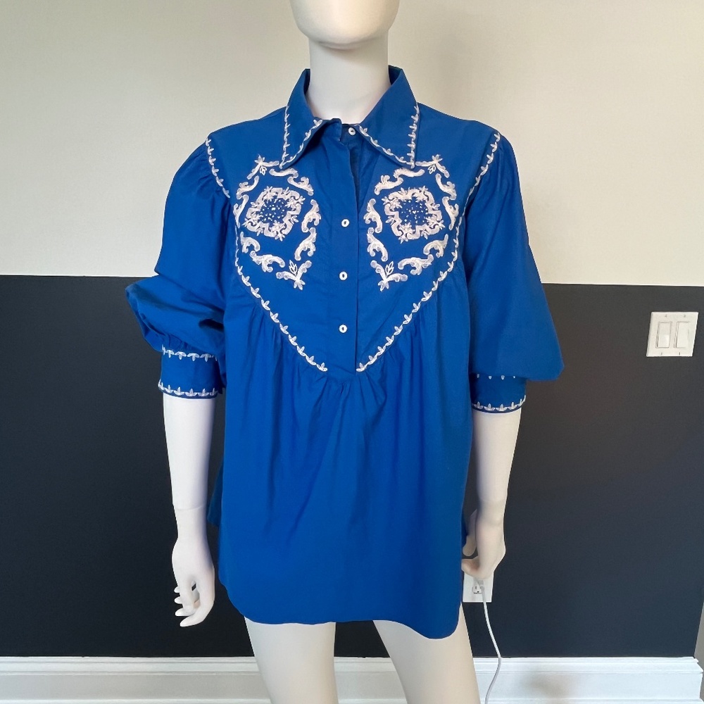 Blue blouse with frill